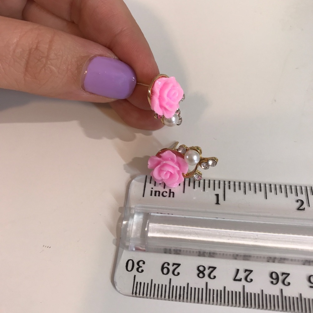ADORABLE๐๐๐PINK๐นROSE GOLDEN VINE CZ STUDS!๐๐ - Picture 4 of 6